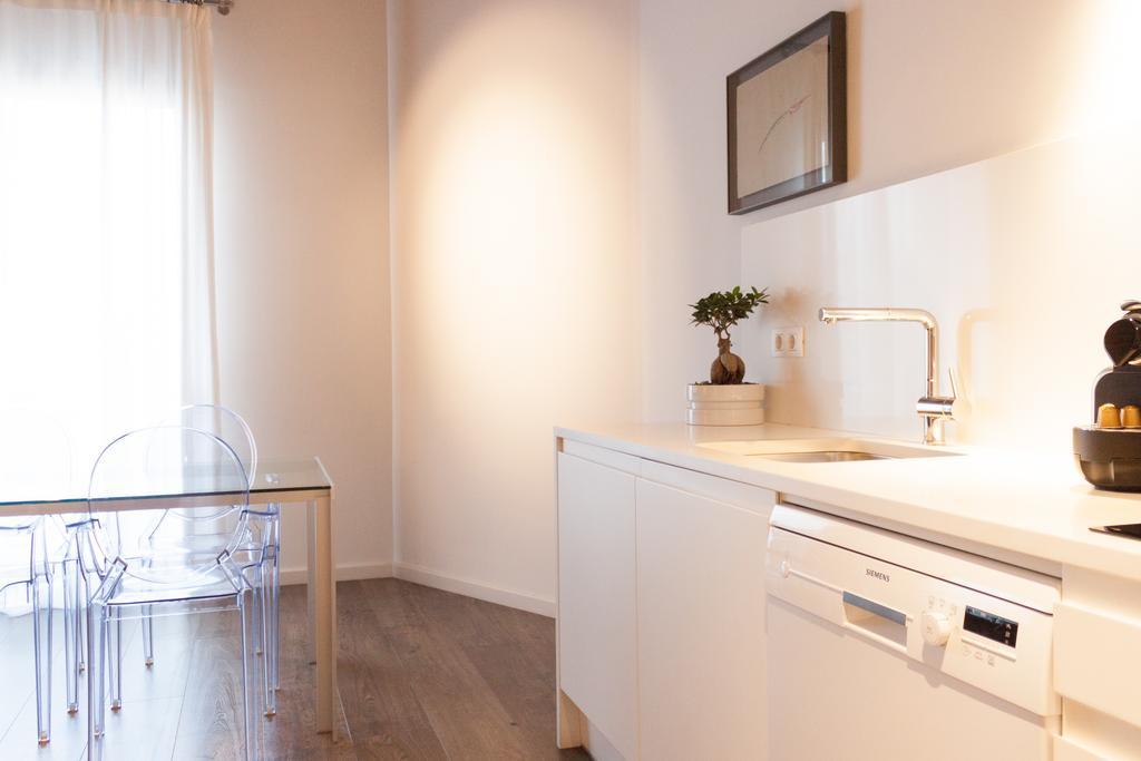 Deco Apartments Barcelona-Diagonal Luaran gambar